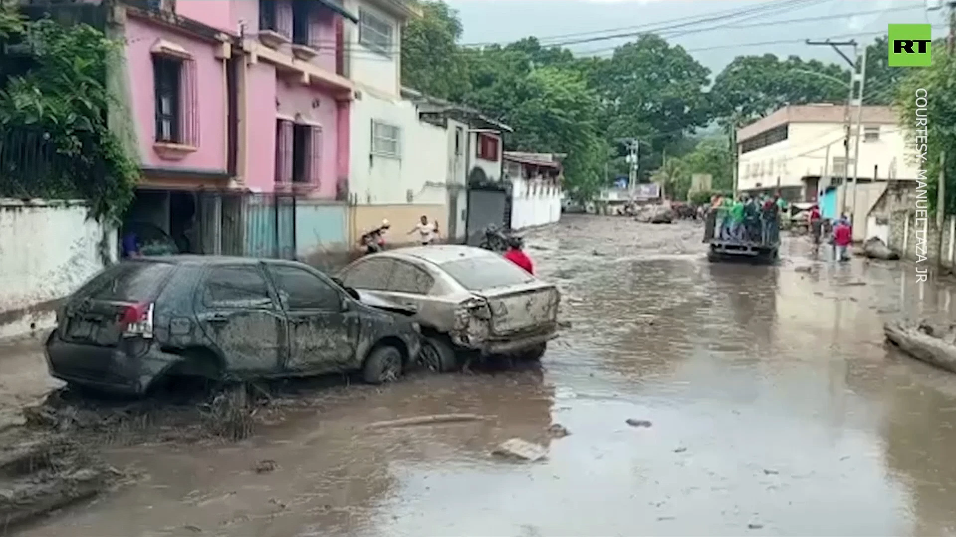 Massive landslide kills three, damages houses in Venezuela