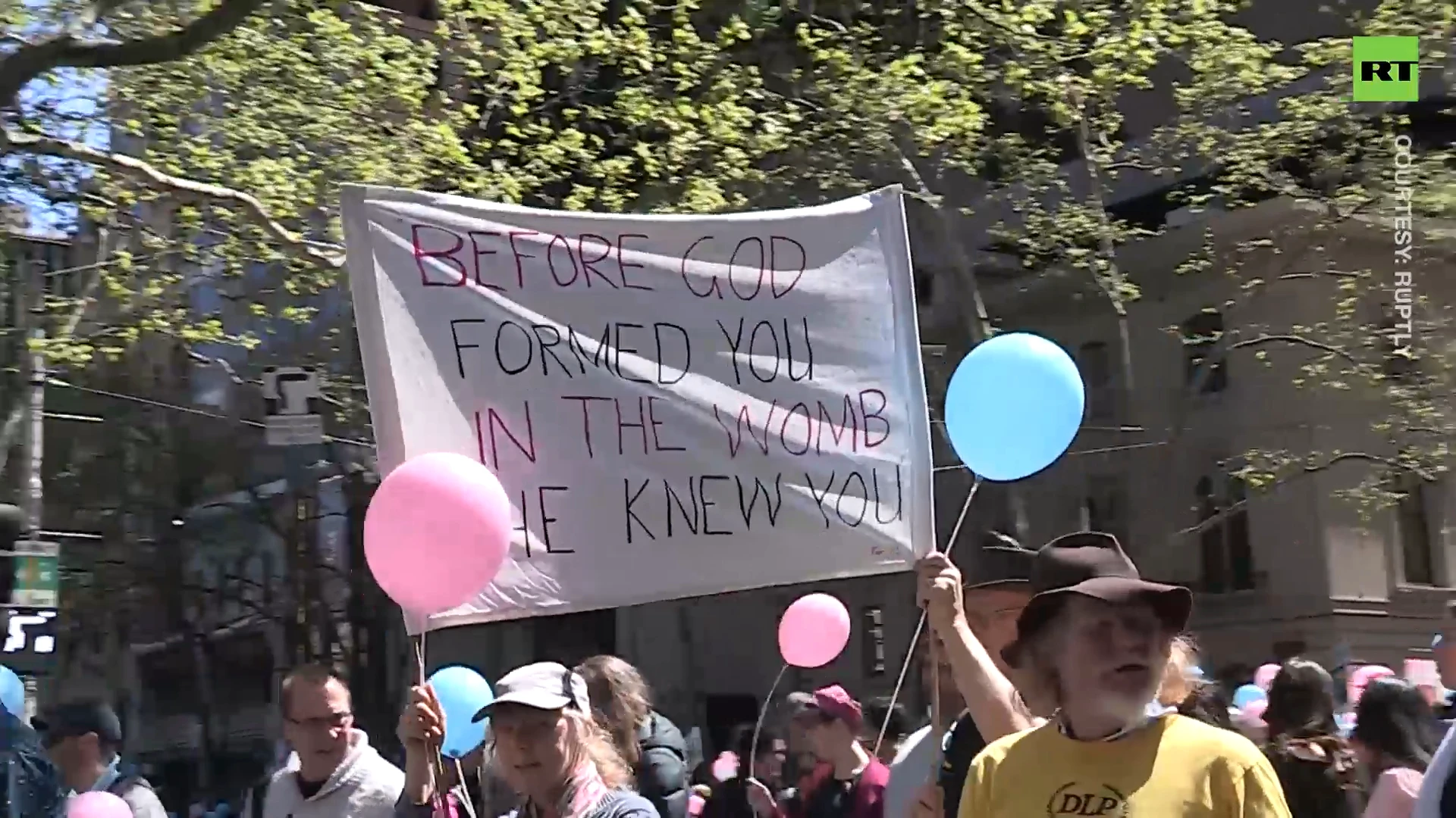 Anti-abortion protest met with opposing rally in Melbourne