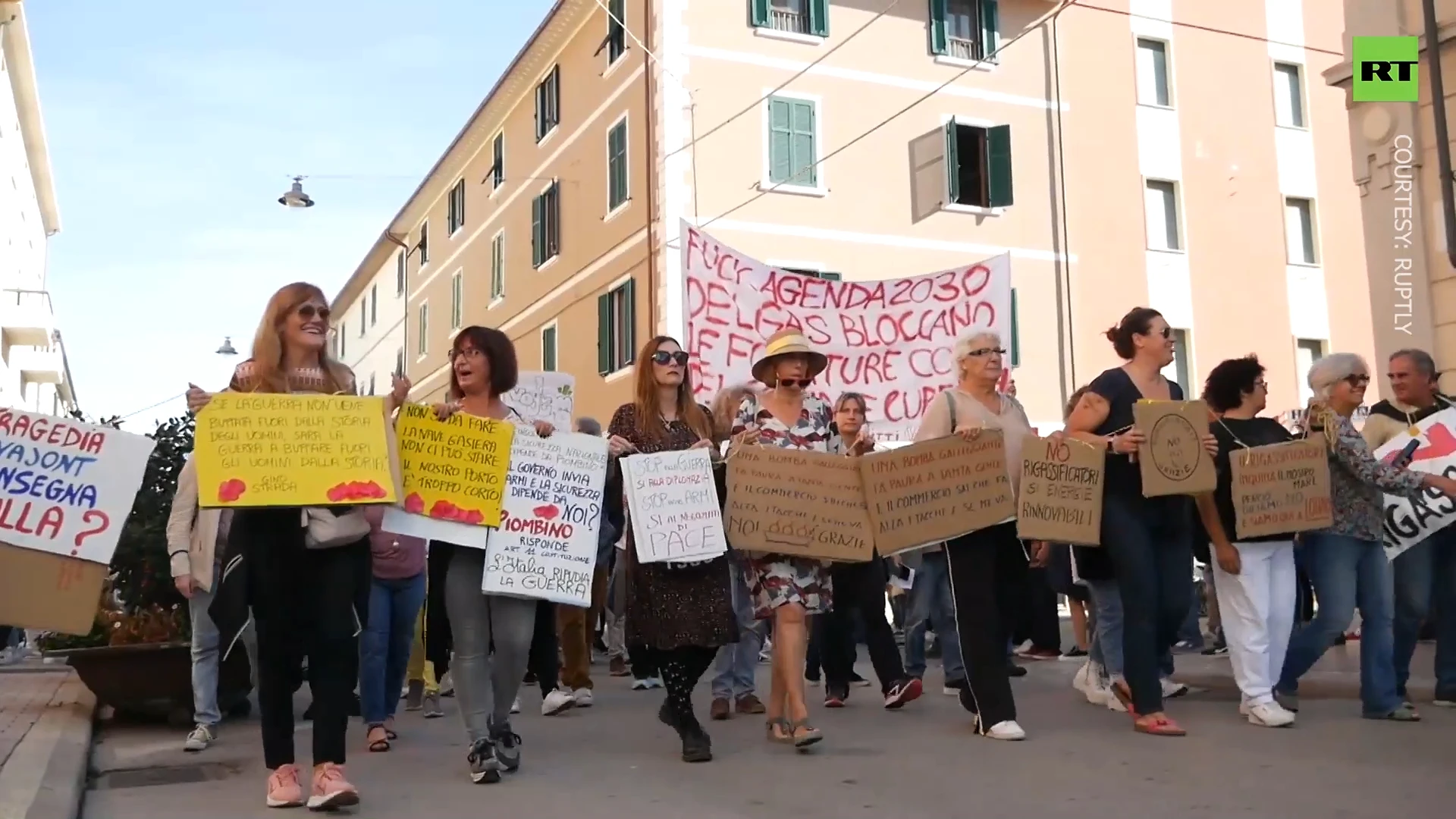 Protesters march against regasification at Italian port