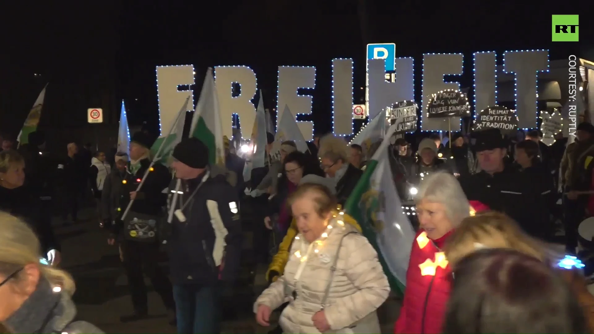 Protesters rally against govt climate policy, inflation and arms deliveries to Ukraine