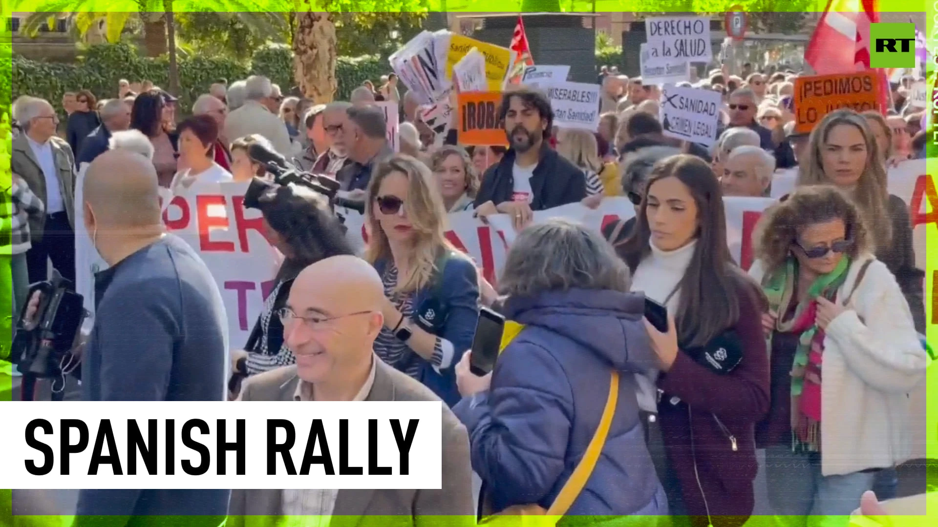 Protesters hit the streets of Seville to demand better healthcare