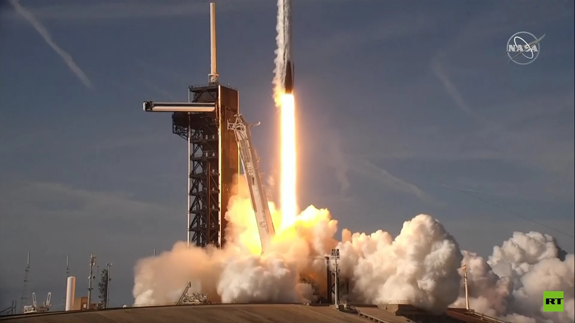 Tomato seeds & solar arrays: SpaceX sends resupply mission to space station