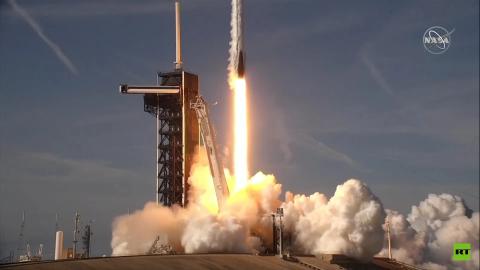 Tomato seeds & solar arrays: SpaceX sends resupply mission to space station