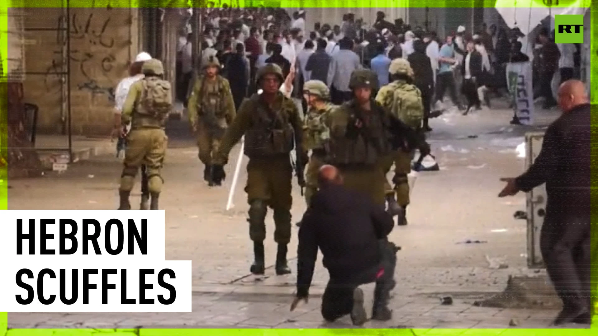 Israelis & Palestinians clash in West Bank during Jewish celebration