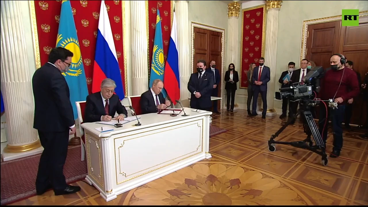 Russian, Kazakh presidents sign bilateral cooperation documents