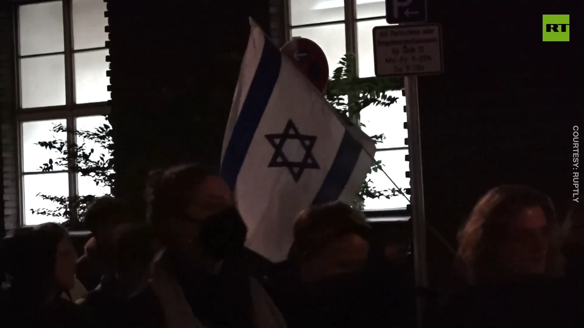 Kristallnacht march | Berliners commemorate 84th anniversary of Jewish pogroms