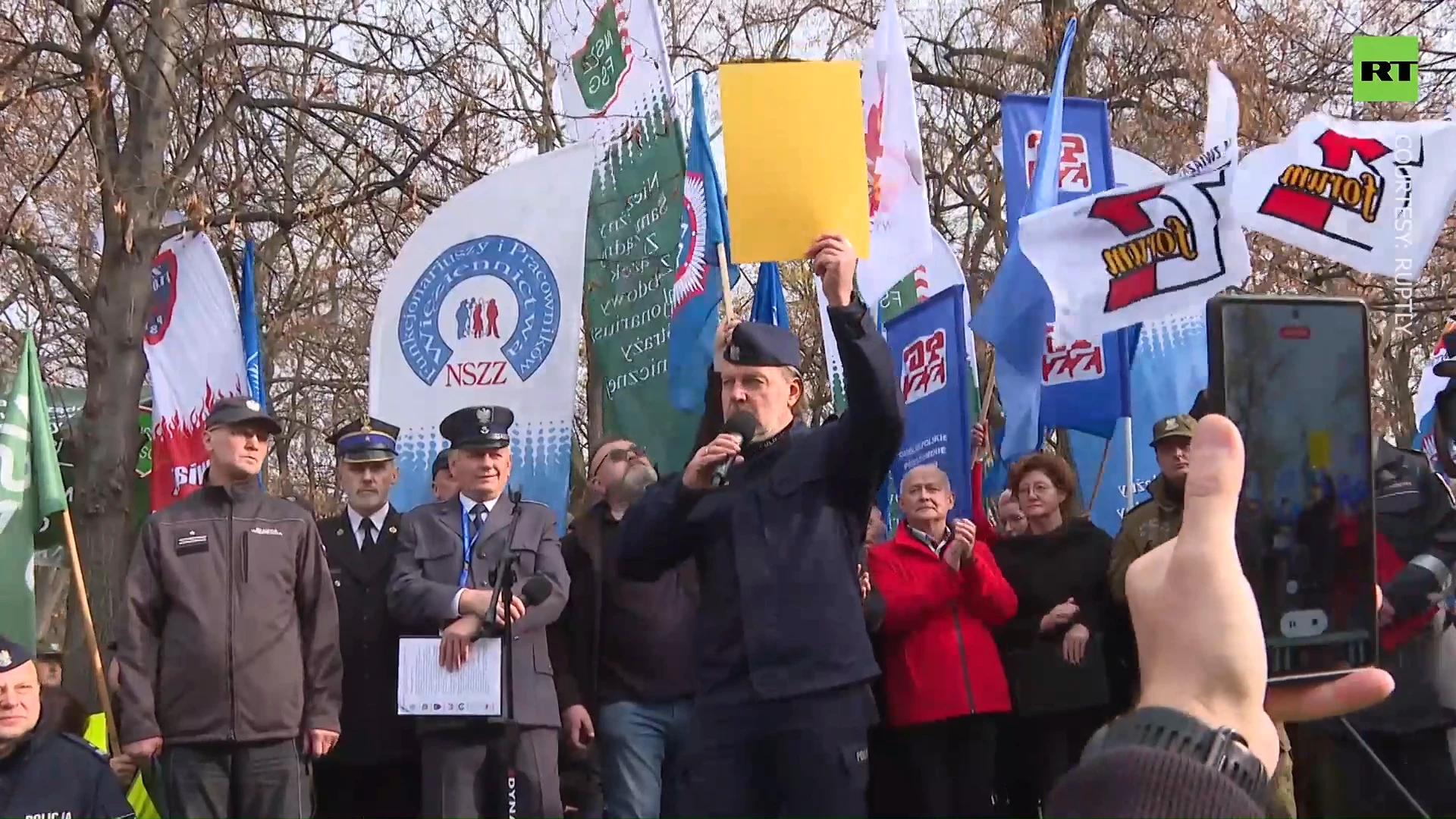 Polish police protest, demanding pay raise