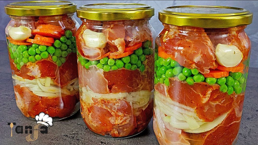 ⁣During the war in my country, this is how I stored meat in a jar outside the refrigerator