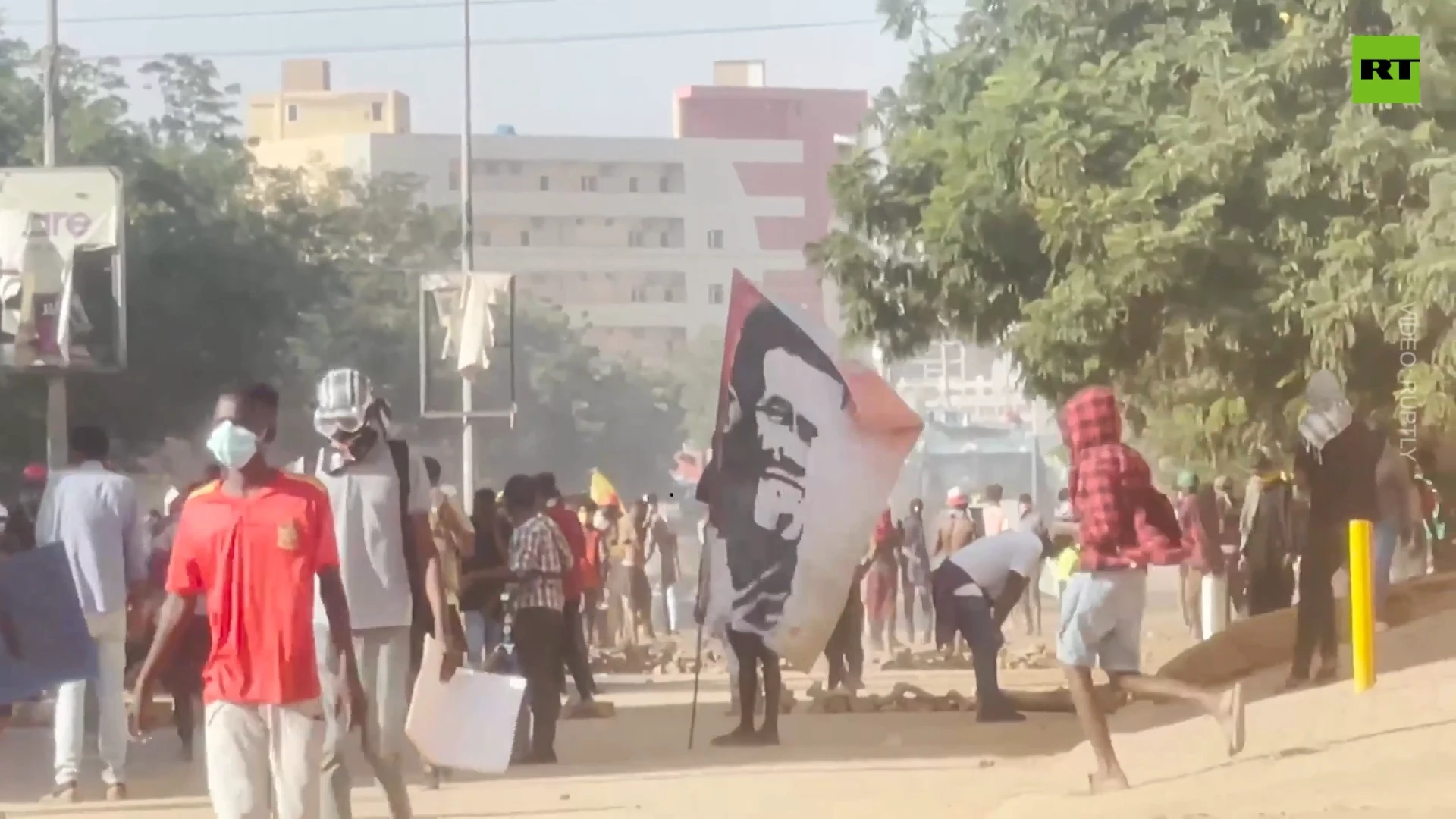 Tear gas fired as anti-coup protests grip Sudan