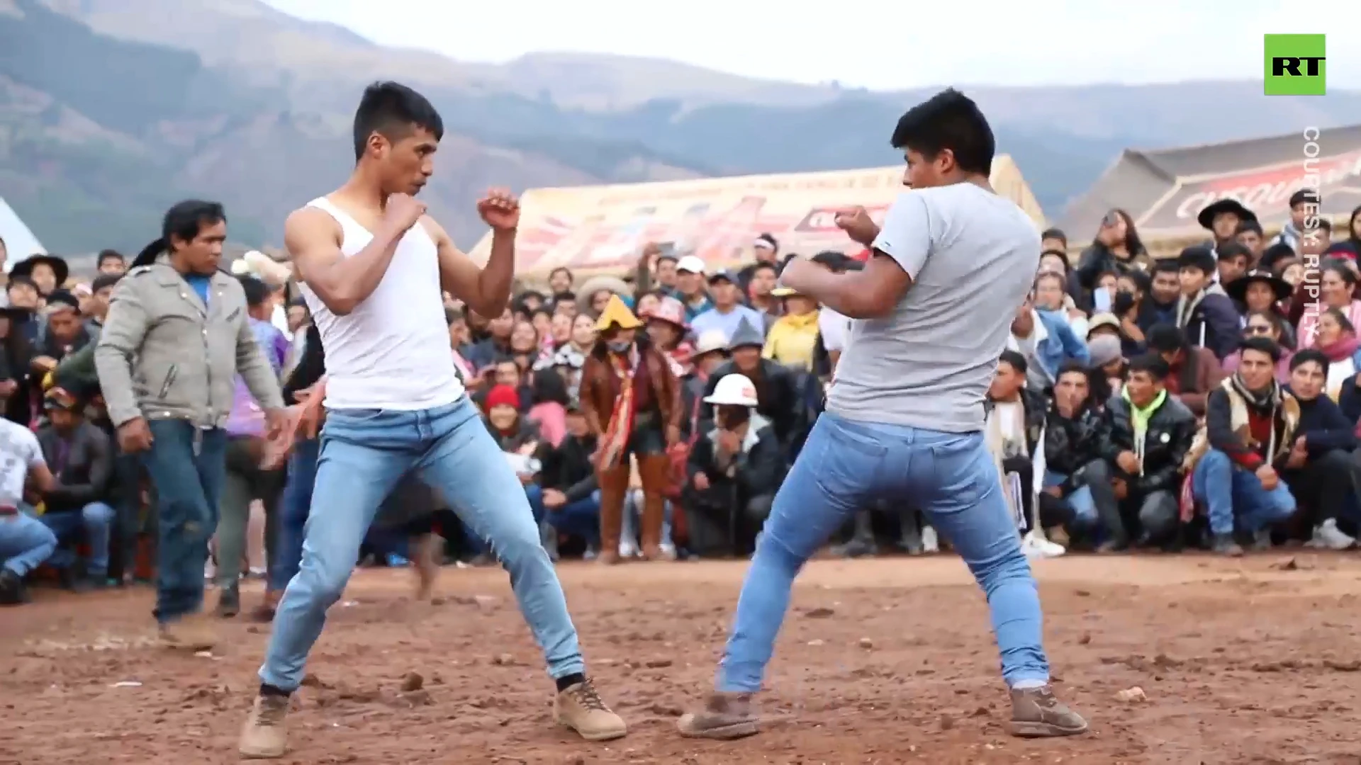 Presents? No, thank you! | Peruvians celebrate X-mas with punches