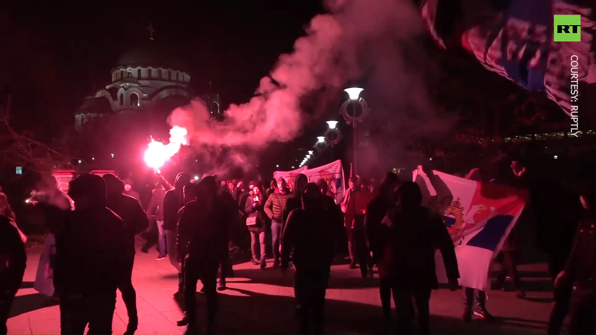 Protesters rally in Belgrade in support of Kosovo Serbs