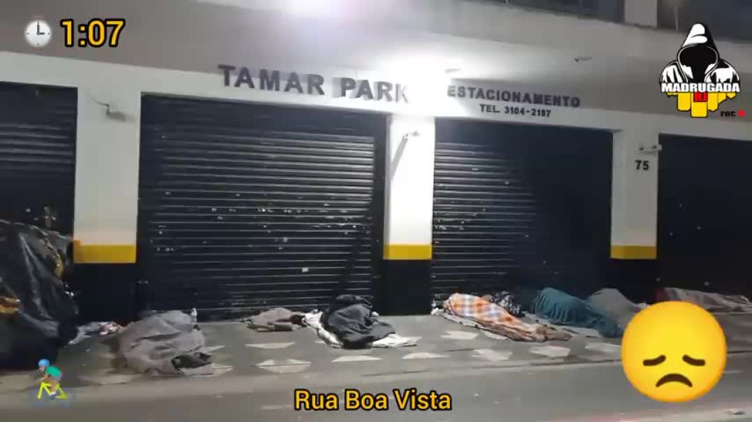 PRAÇA DA SÉ DE MADRUGADA - Moradores de Rua