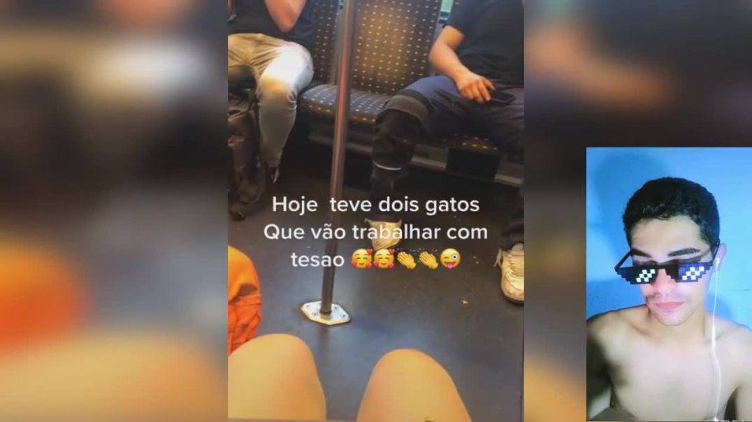 Mulher fica de frente a 2 homens e ABRE AS PERNAS e mostra a PPK em Transporte Público