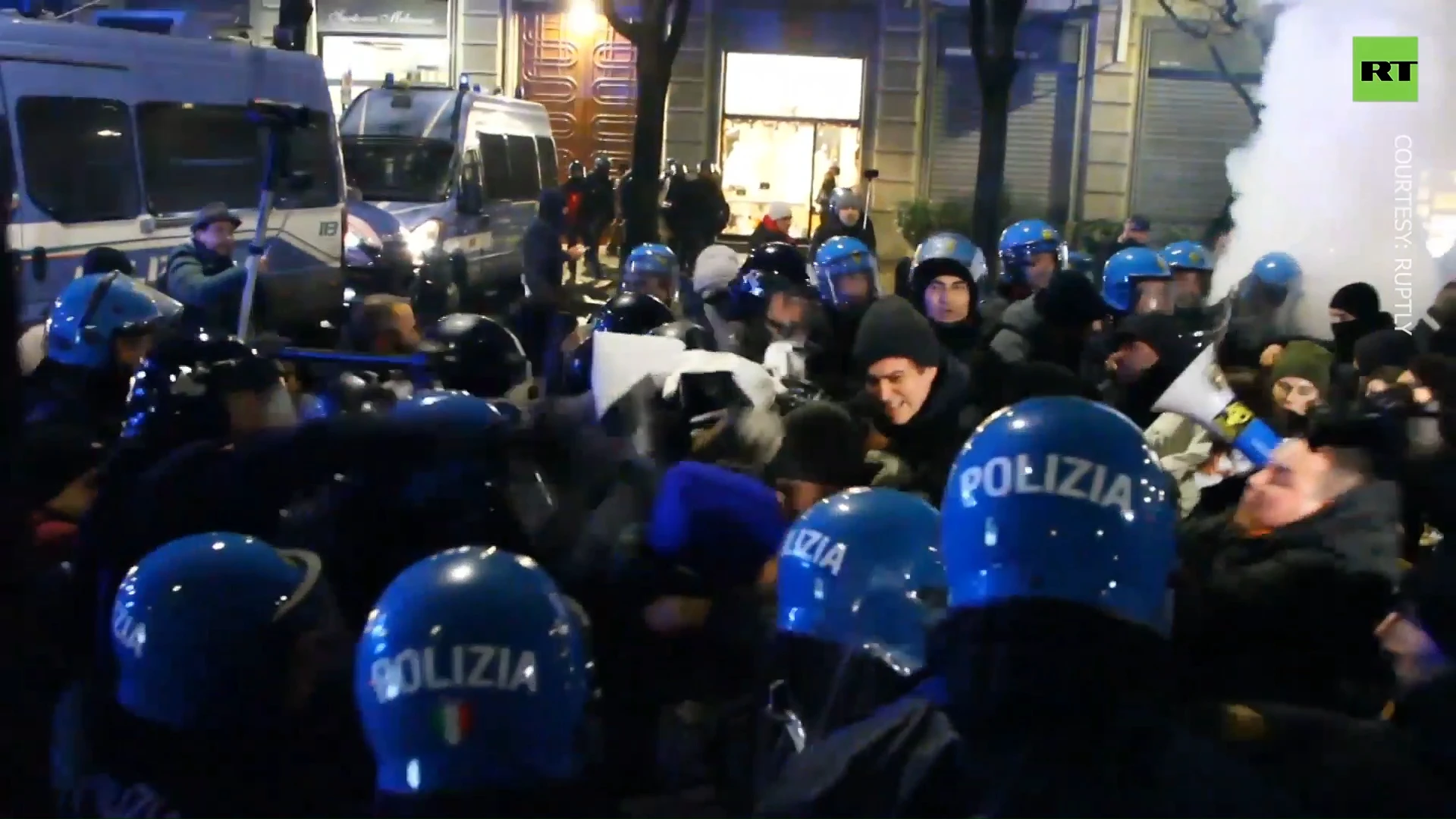 Clashes erupt as rival protests held in Milan