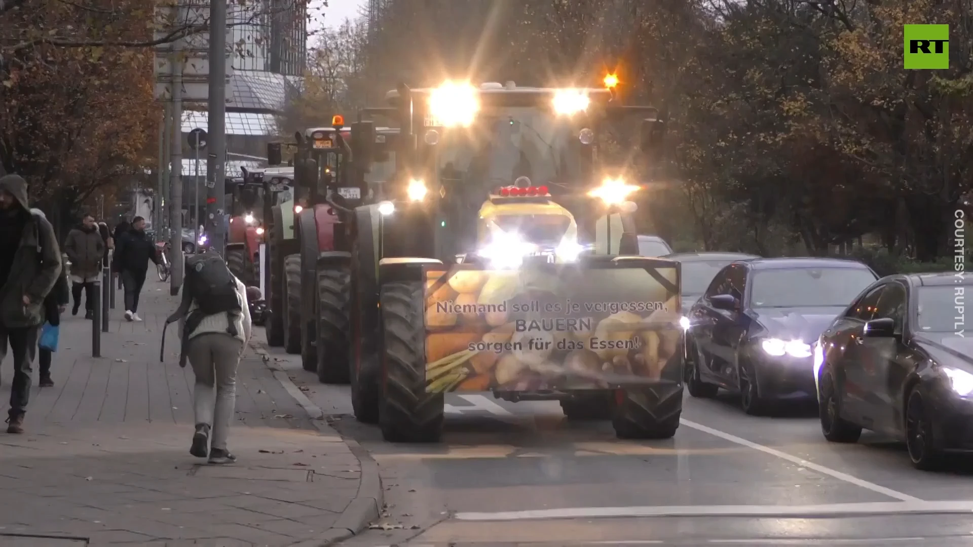 Tractor rally | German farmers protest against govt policies & energy prices