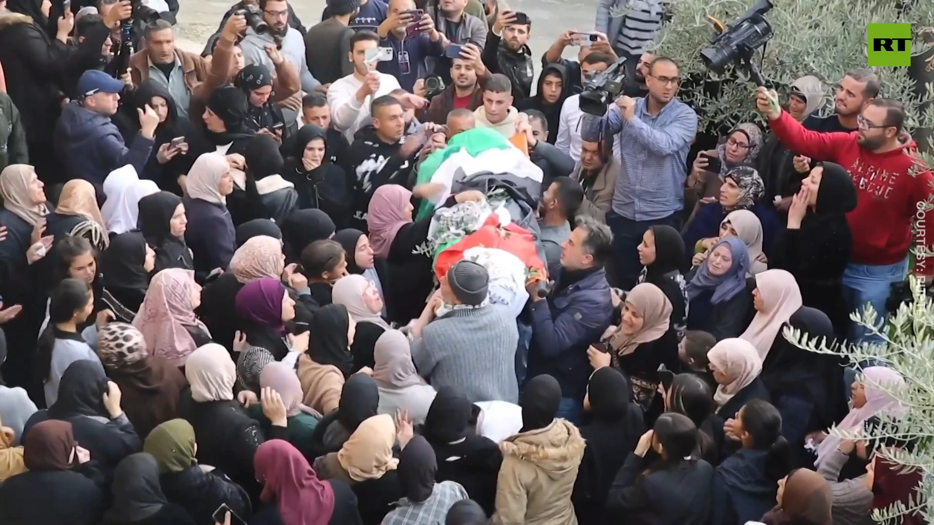 Hundreds attend funeral of 16-year-old girl shot by IDF in Jenin