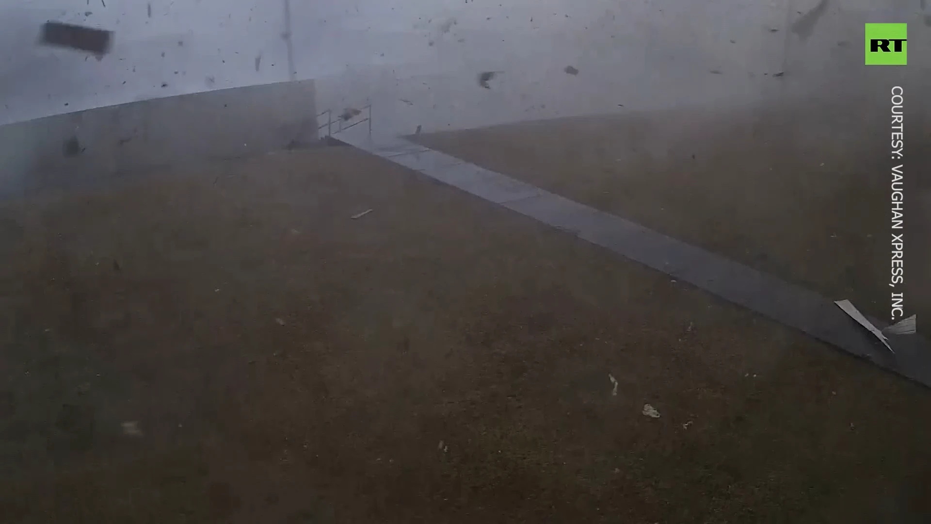 Powerful storm flips a semitruck in Georgia