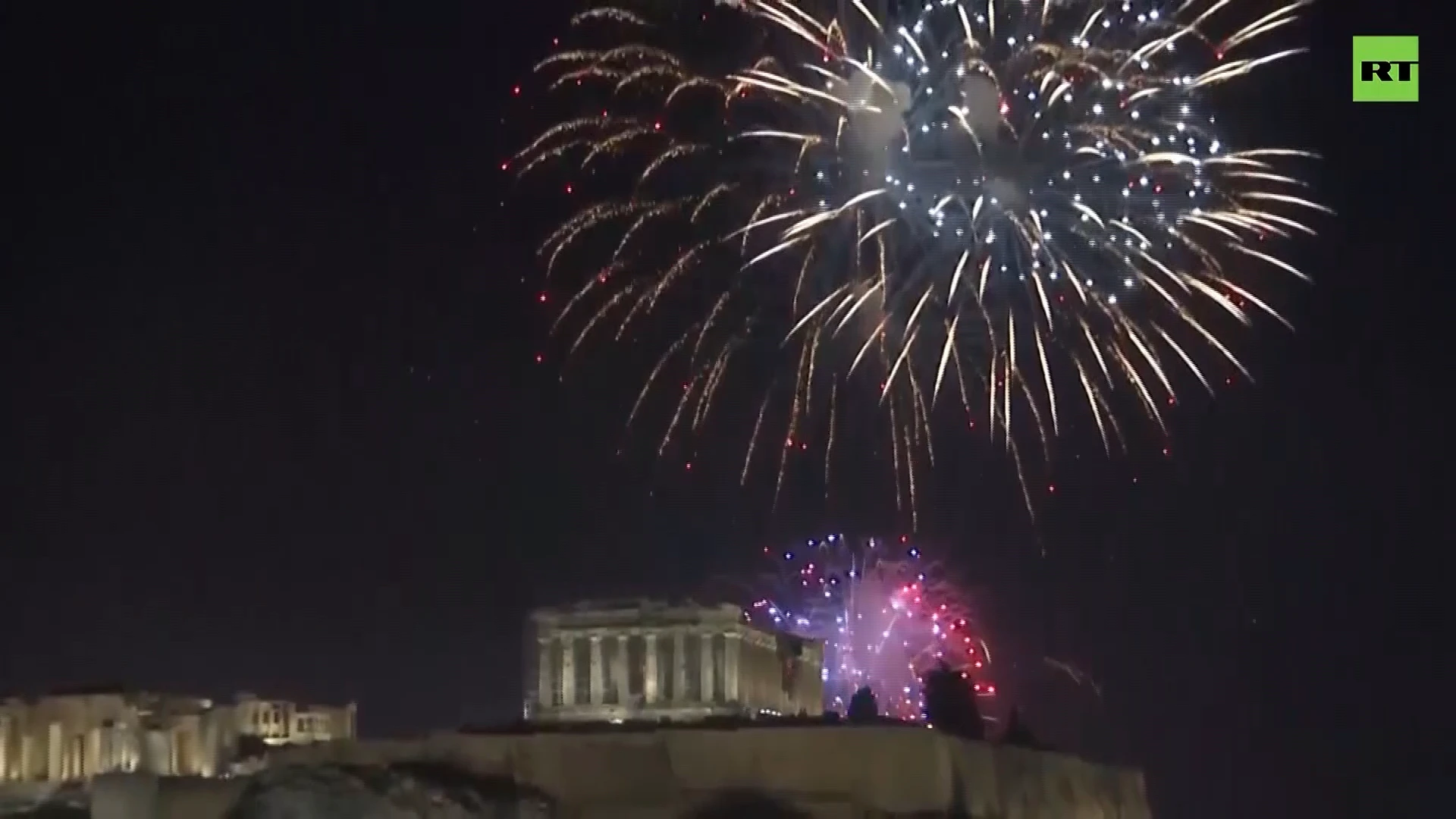 Fireworks light up skies around the globe to welcome 2023