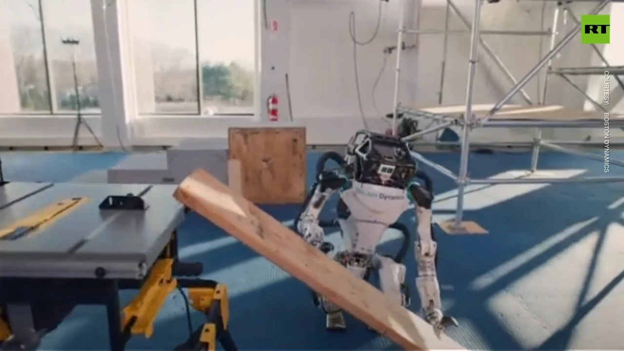 Boston Dynamics teaches robot to work construction in style