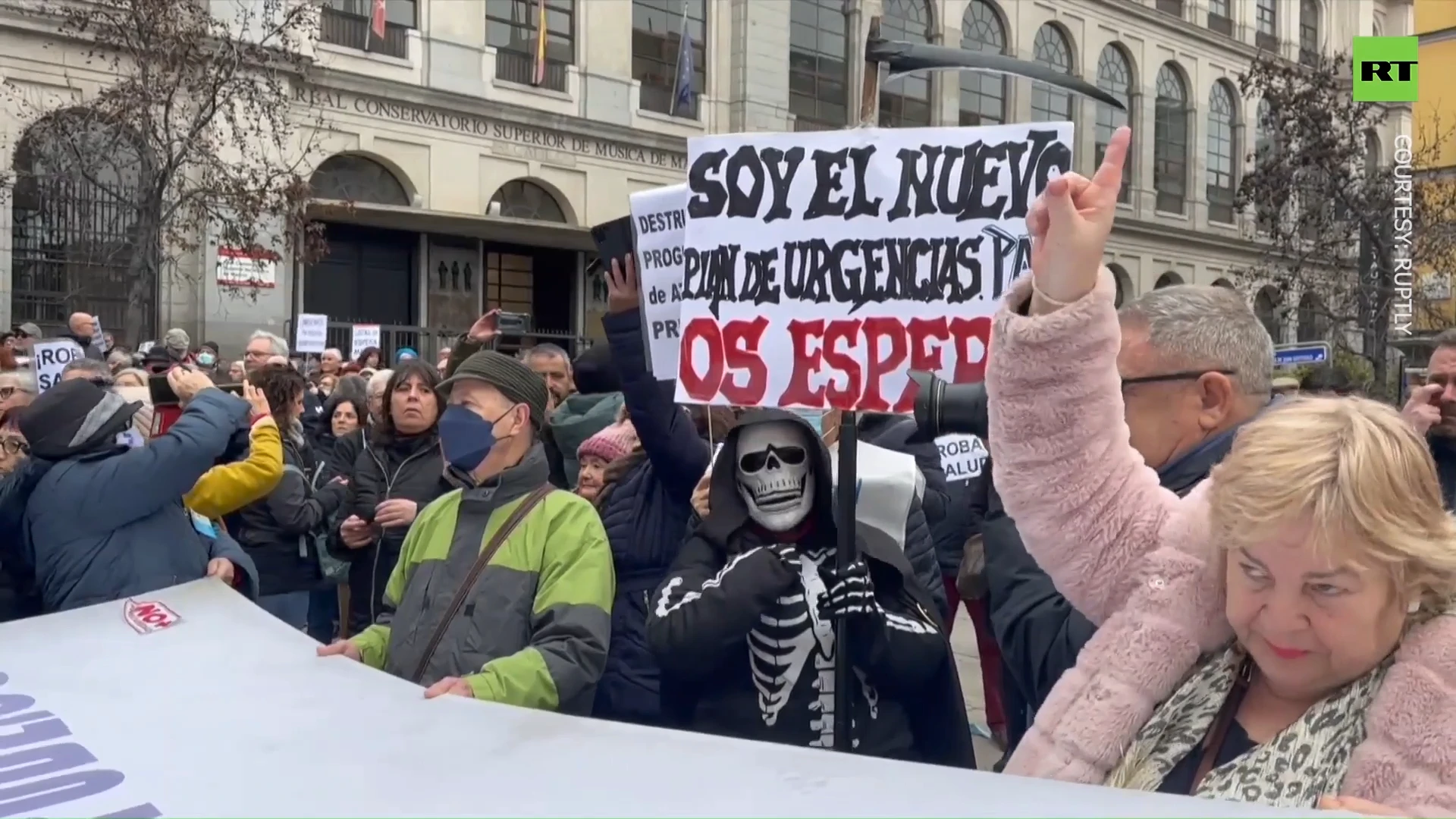 Massive protest held in Madrid over healthcare cuts