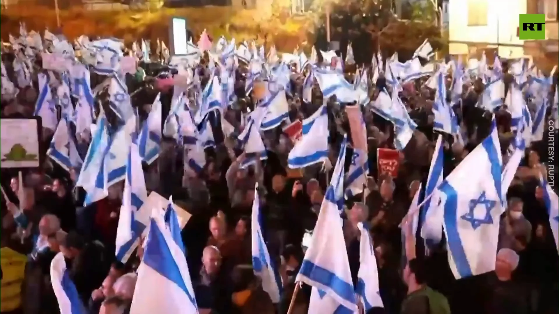 'End of democracy' | Tens of thousands protest against Netanyahu govt policies