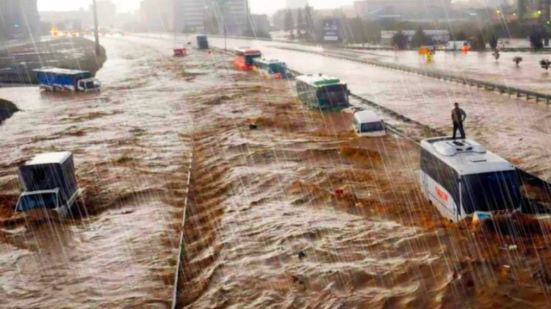 Mecca under water! Flash floods, hail and rainstorms hit Jeddah, Medina Today