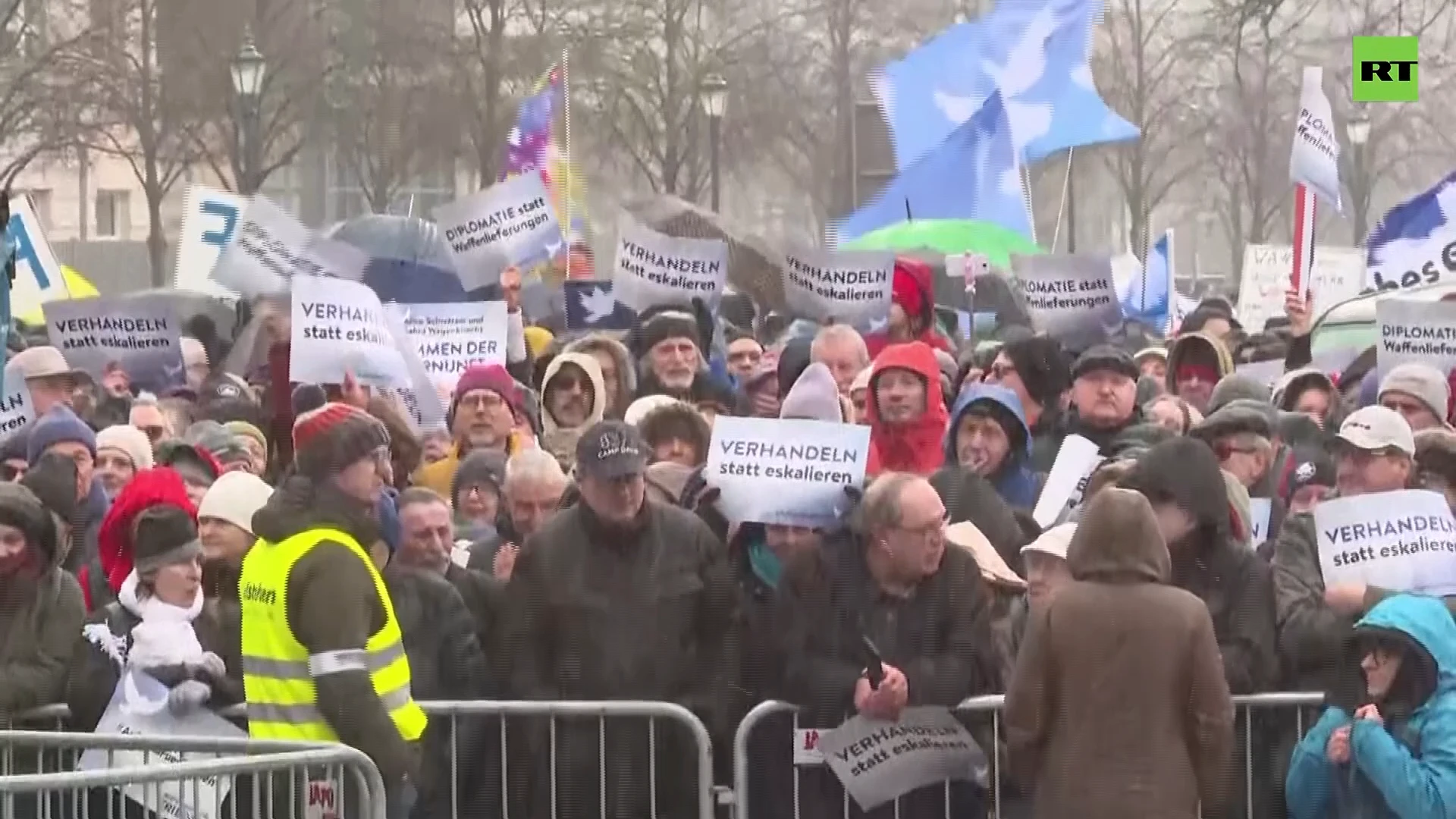 Demonstration against arming Ukraine draws thousands in Berlin