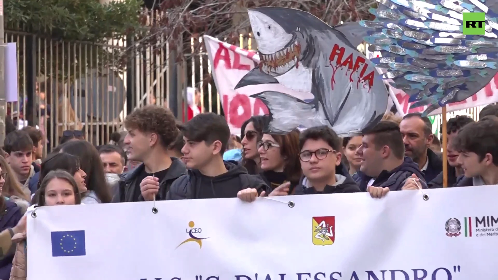 Thousands march against mafia in Sicily