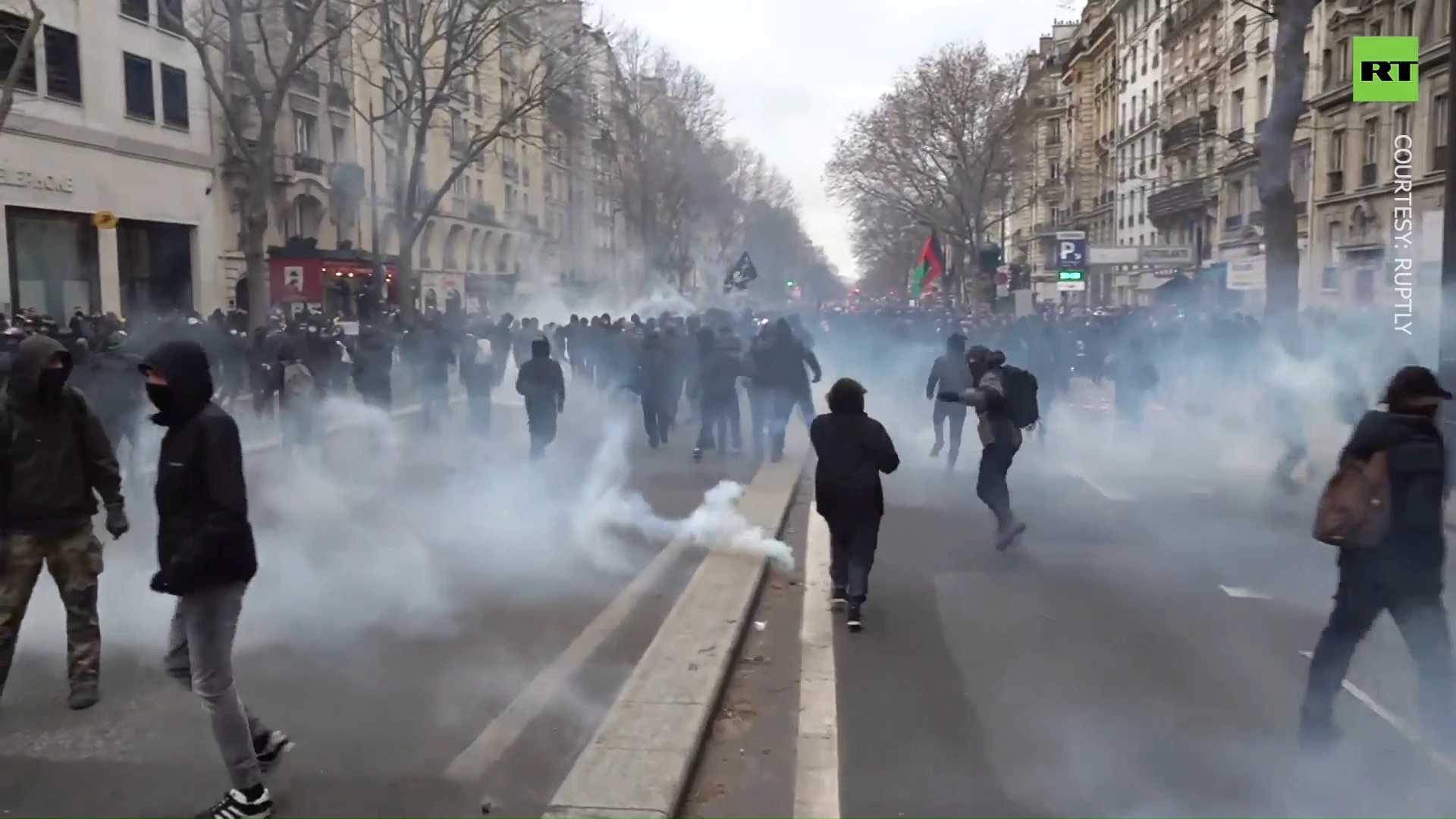 Huge protest against pension reform turns violent in Paris