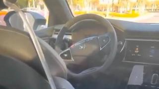 New Age: Wuhan China Already Has Driverless Taxi's