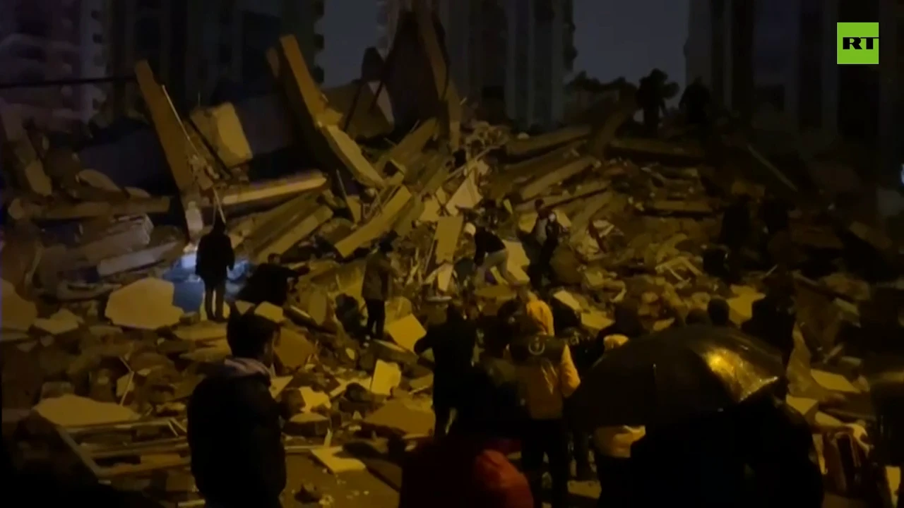 Rescue operation ongoing amid rubble following quake in Türkiye and Syria