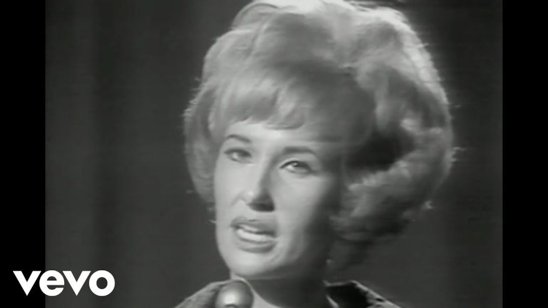 Tammy Wynette - Divorce D-I-V-O-R-C-E (Live) - The Tik-Thots melodramatic backing track - DON'T listen to it.