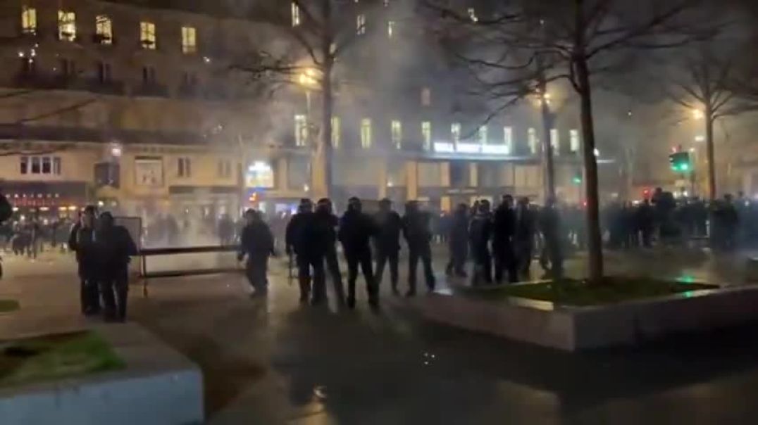 Paris right now where protesters have apparently decided to retaliate