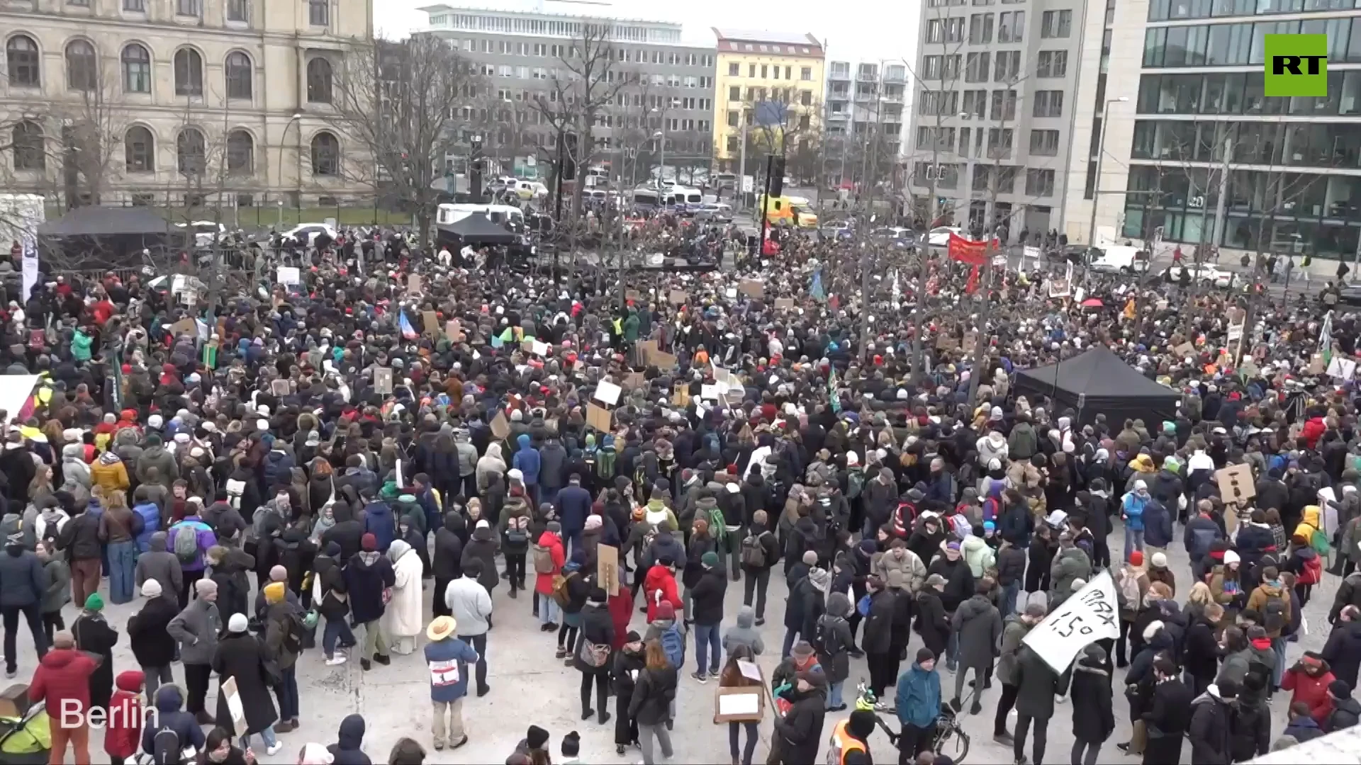 'Fridays for Future' | Thousands of climate activists rally in Germany