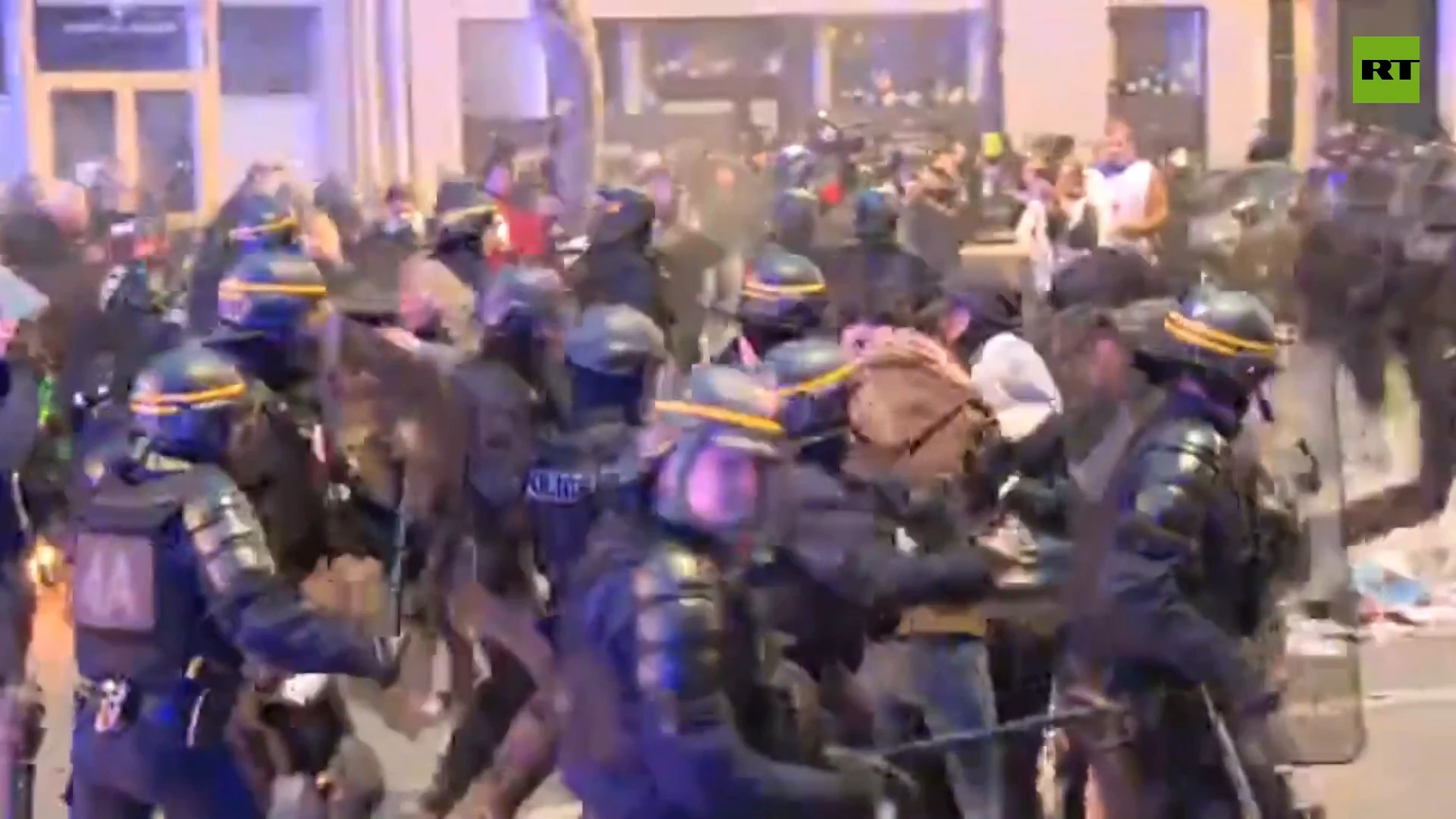 French protesters clash with police in Paris