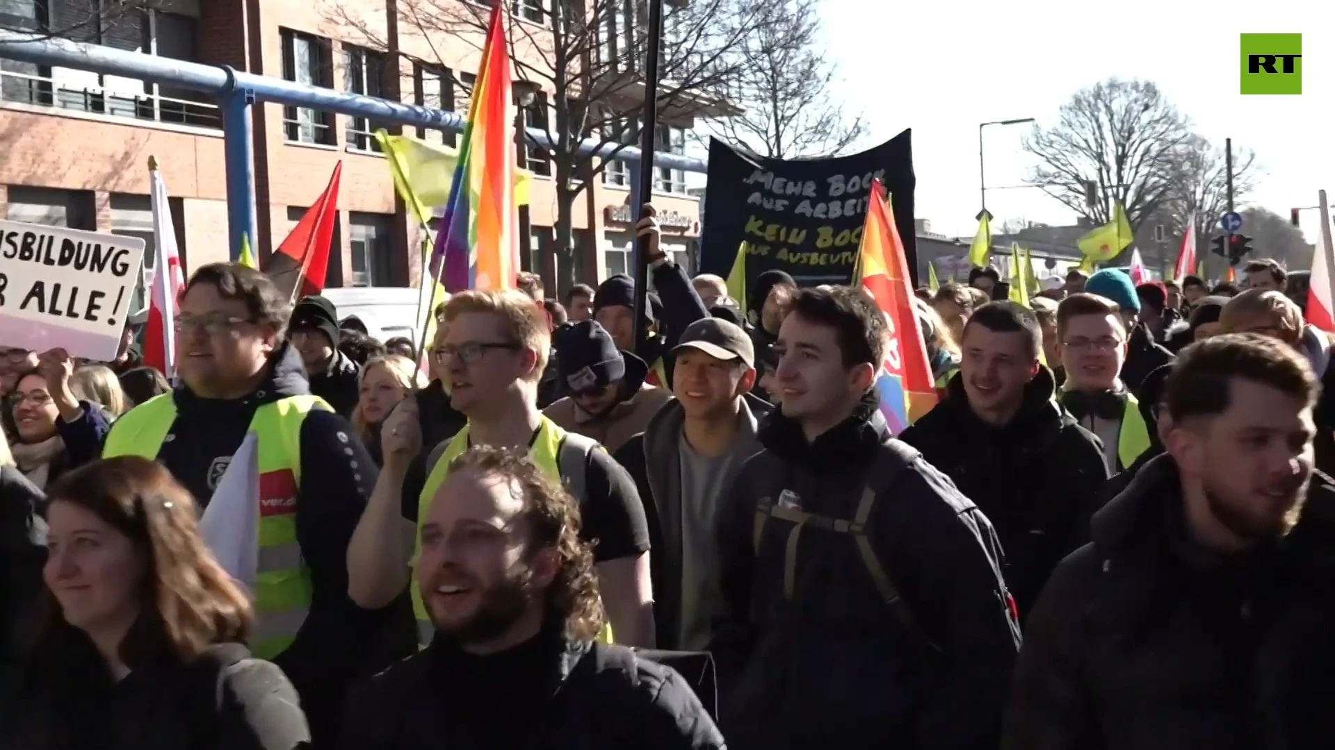 Nationwide youth strike: German trainees & students demand higher wages