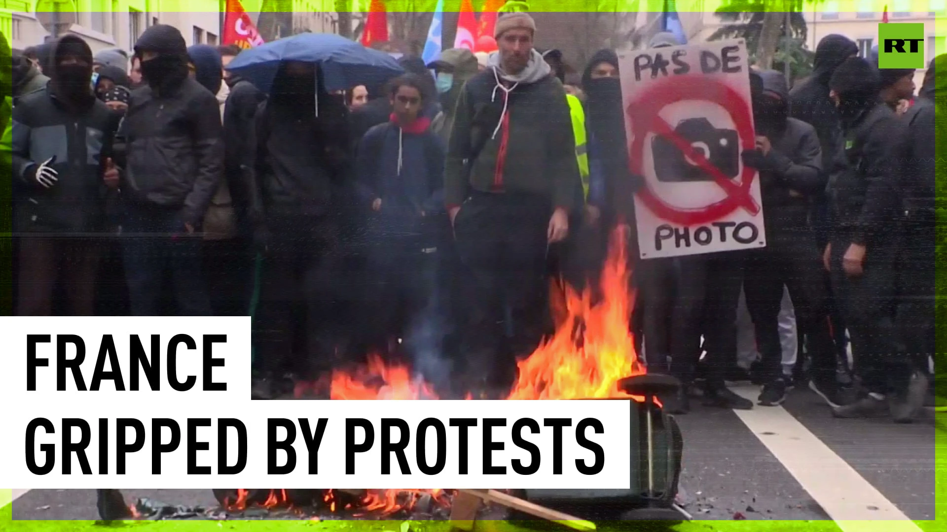 Protesters shatter storefronts, clash with police in Lyon