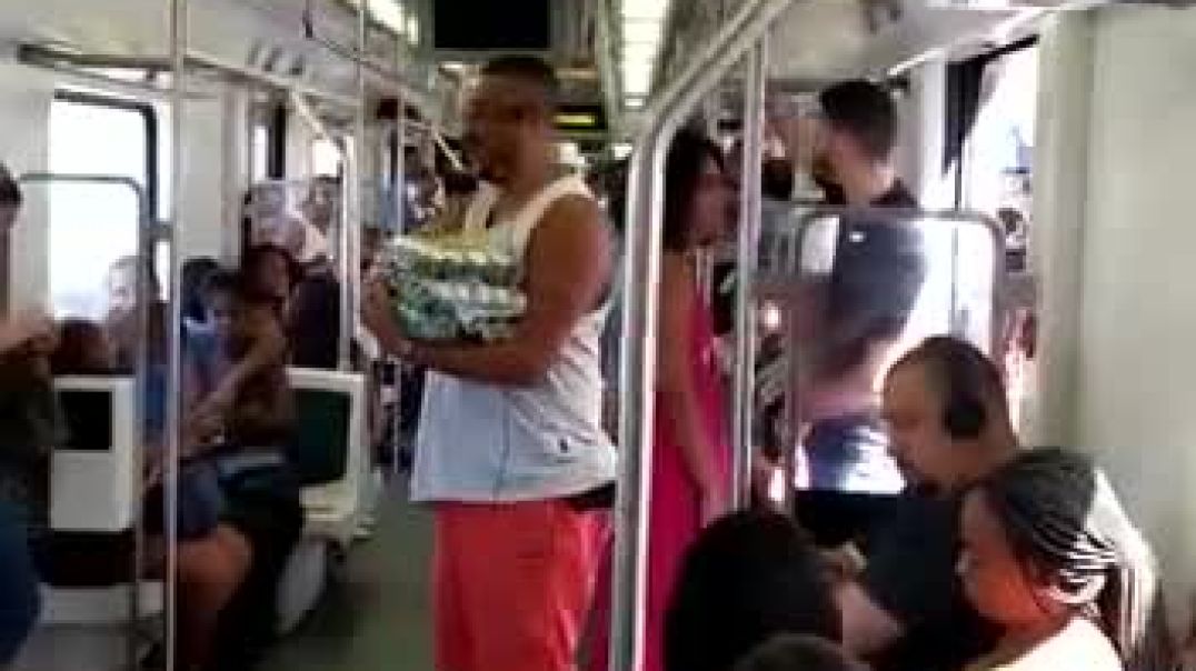 Vendedor de picanha no Metrô