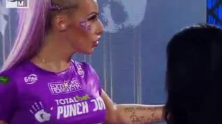 Females Slap Fighting - Esmeralda vs. Patusia