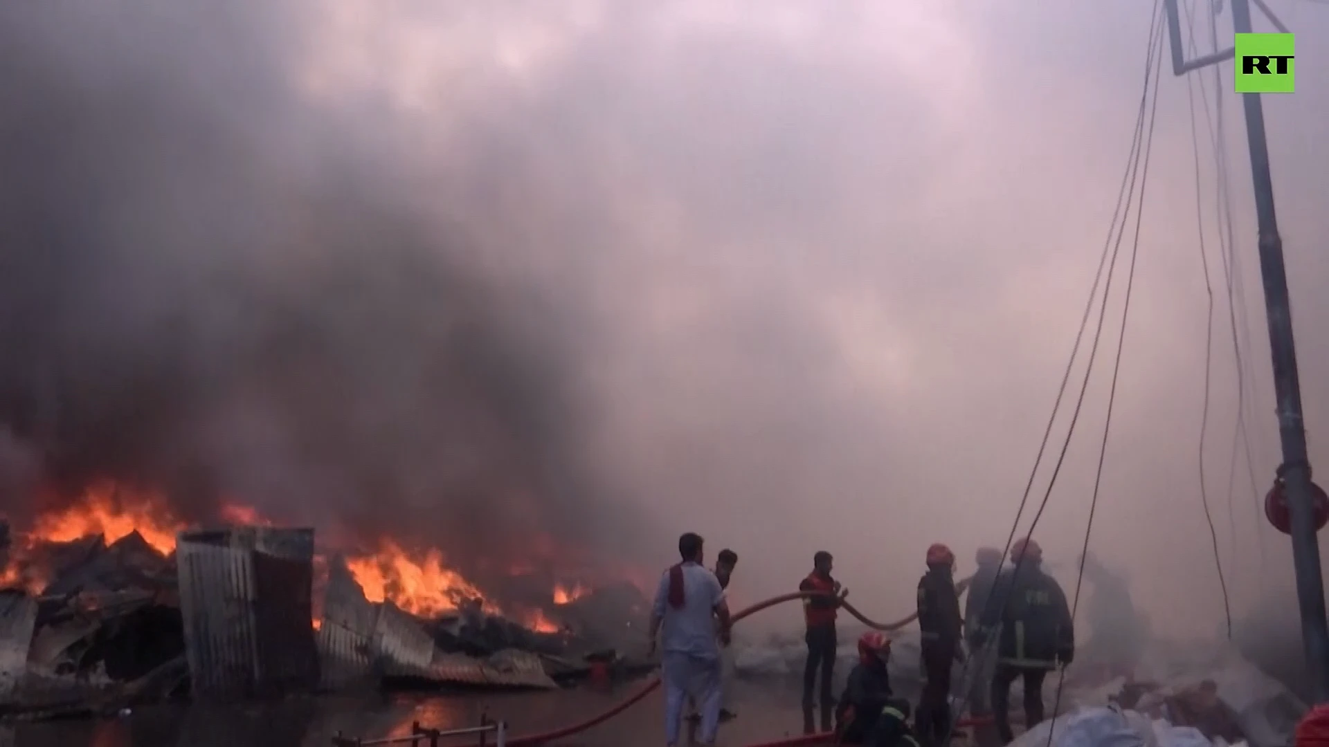 Huge inferno rips through clothing market in Bangladesh