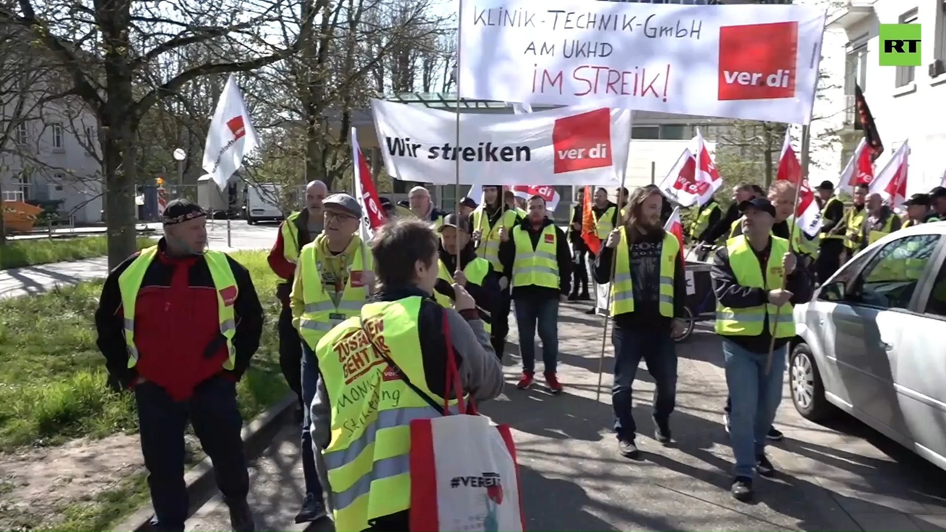 Hospital workers strike, demanding better salaries and conditions in Germany