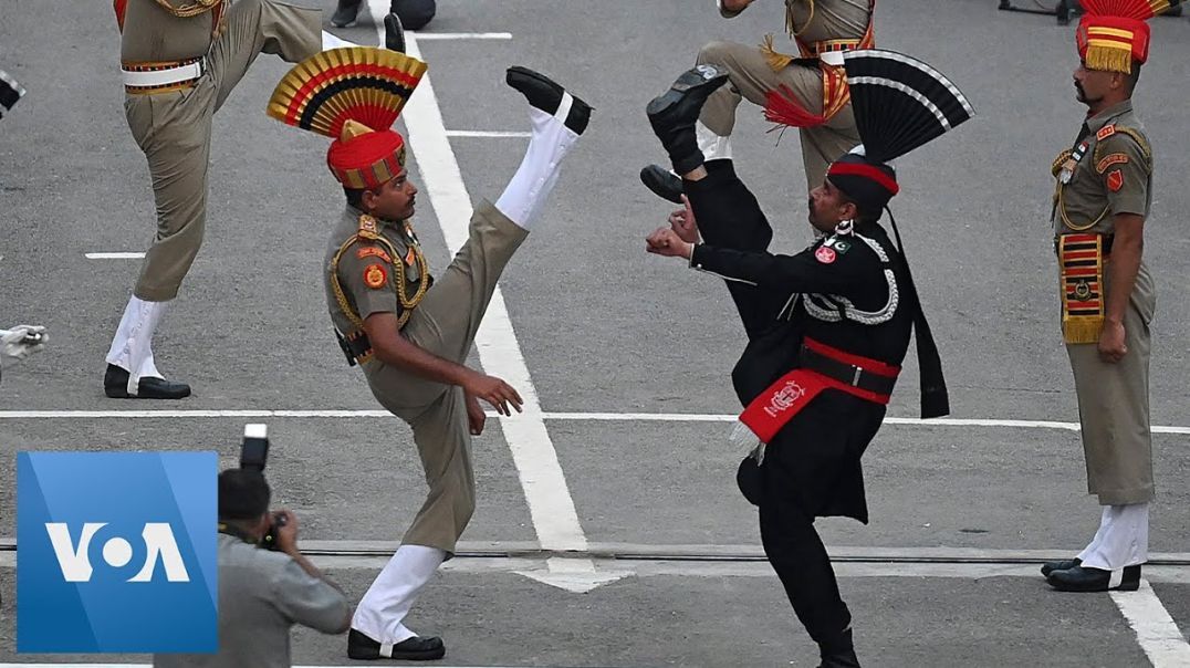 Guards at India-Pakistan Border Perform Independence Day Ceremony - Men are just awesome.