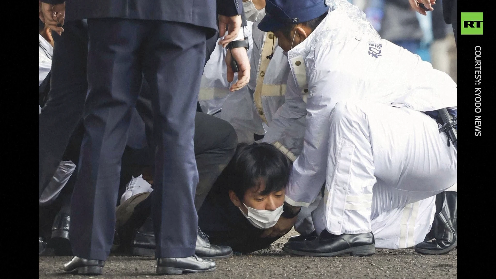 Japanese PM targeted during port visit in Wakayama prefecture