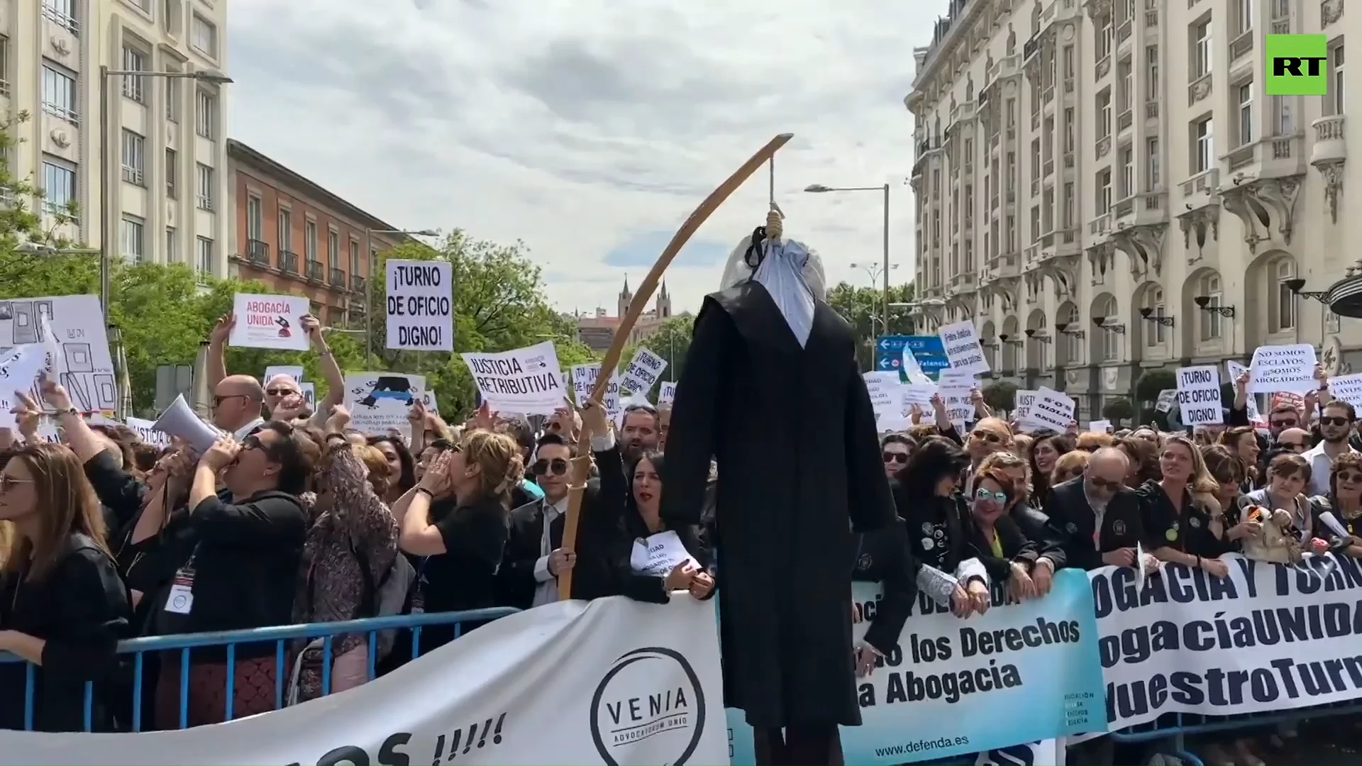 ‘We are not slaves’: Lawyers protest in Madrid