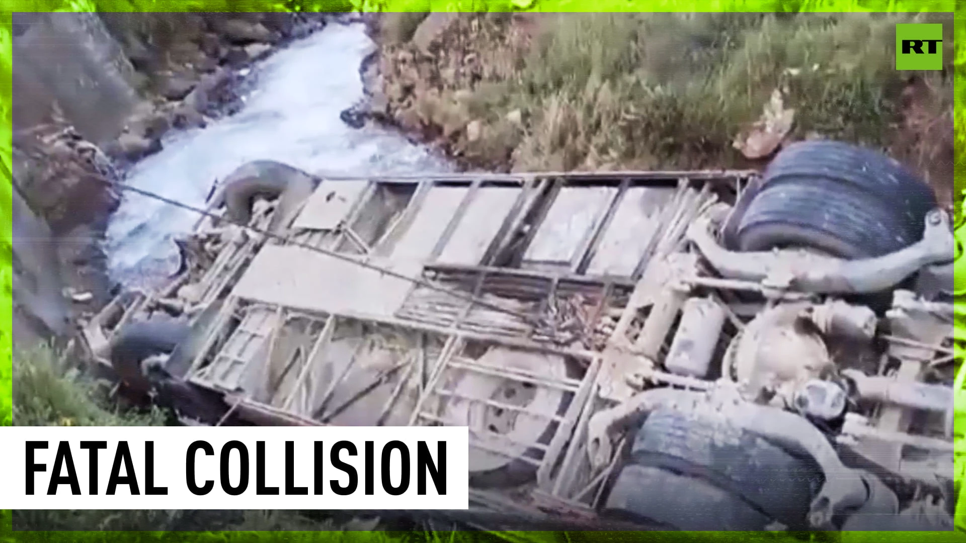 Deadly crash | Bus falls into river in Peru