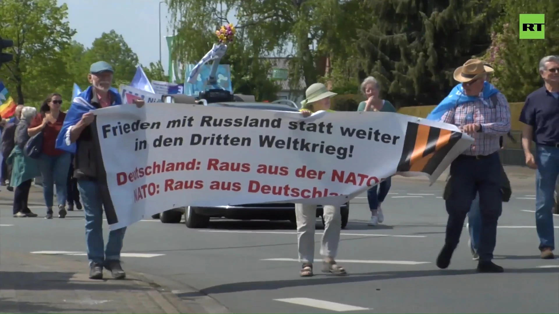 Protesters rally in Germany against arms deliveries to Ukraine