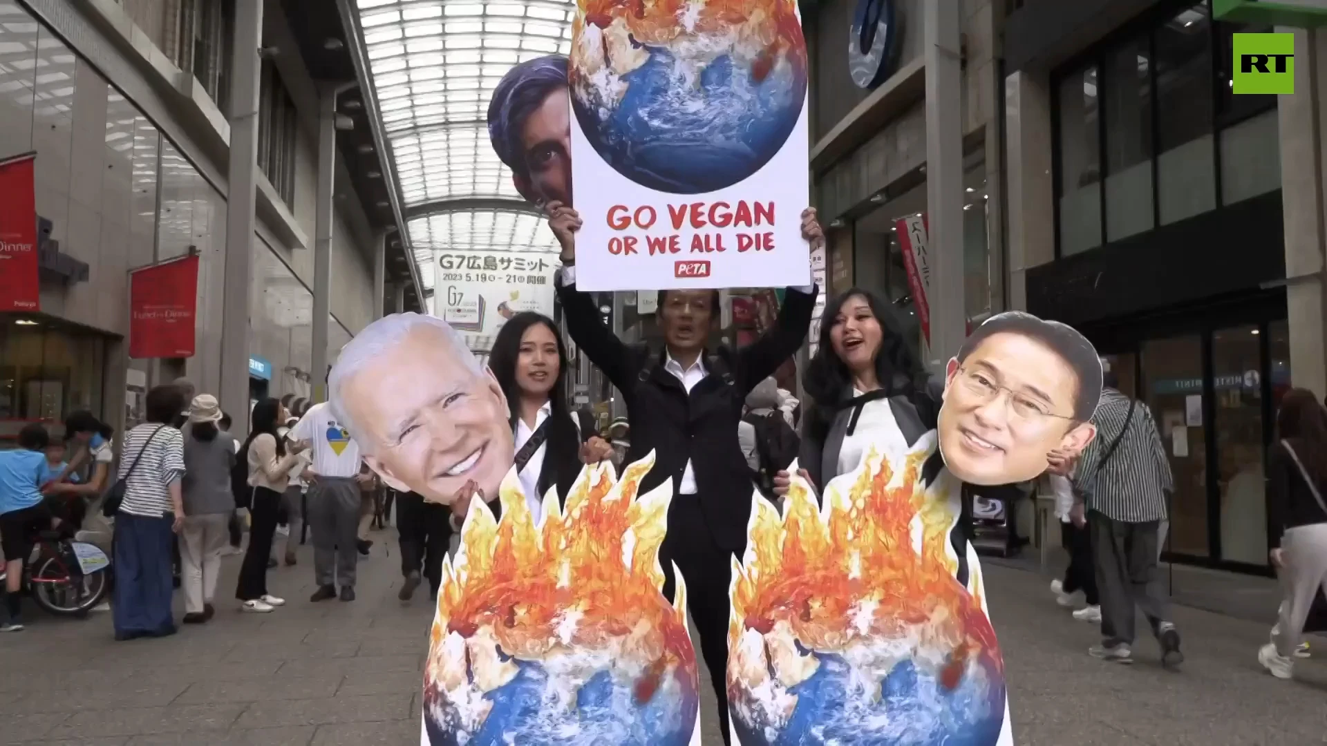 Hundreds protest against nuclear weapons in Hiroshima amid G7 summit