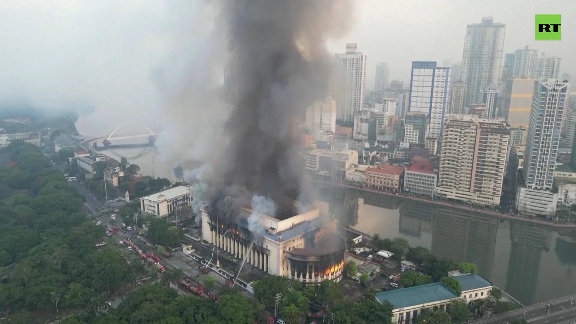 Huge inferno engulfs Manila’s historic Central Post Office