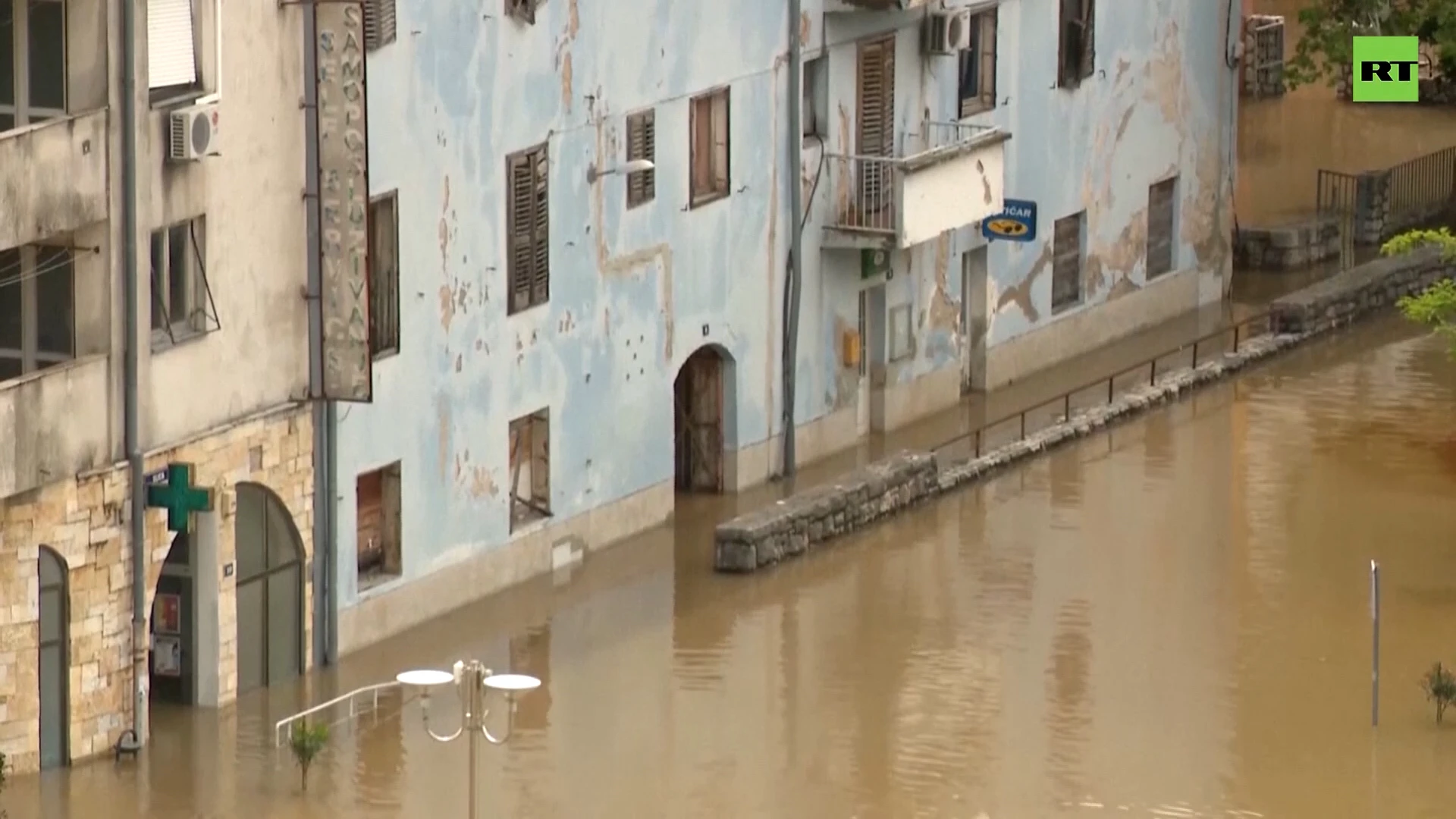 Rescuers, army deployed as floods hit Croatia