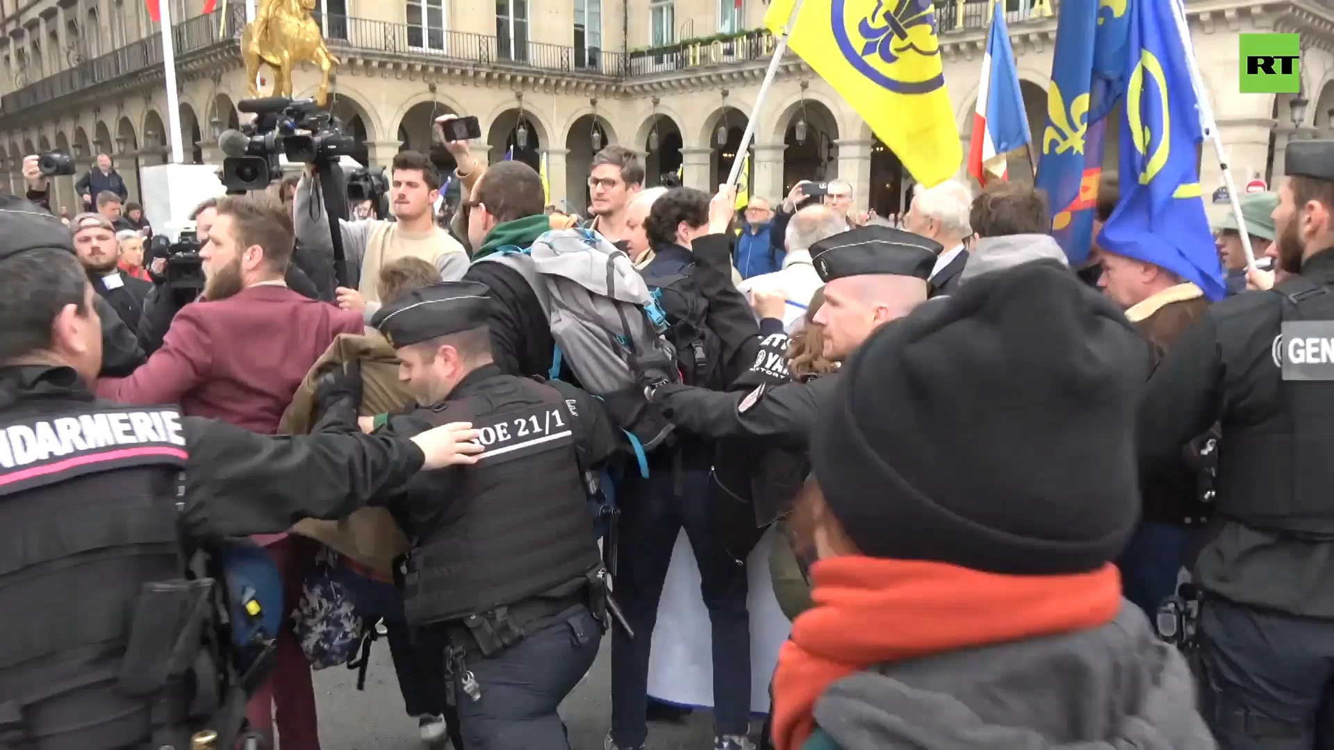 'Down with the Republic' | Clashes during Joan of Arc commemoration rally